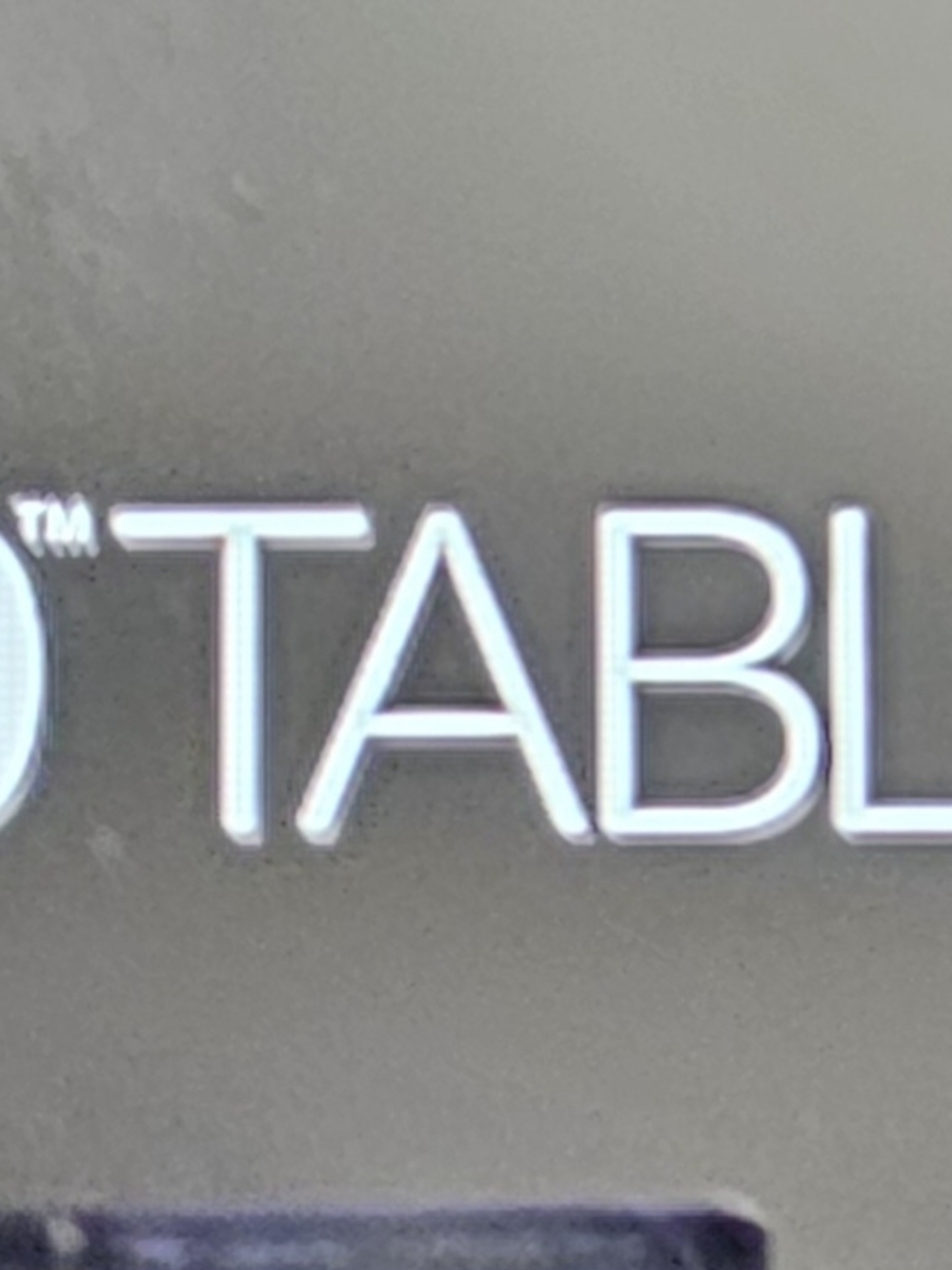 TABLET Alcatel — White on Dark Gray